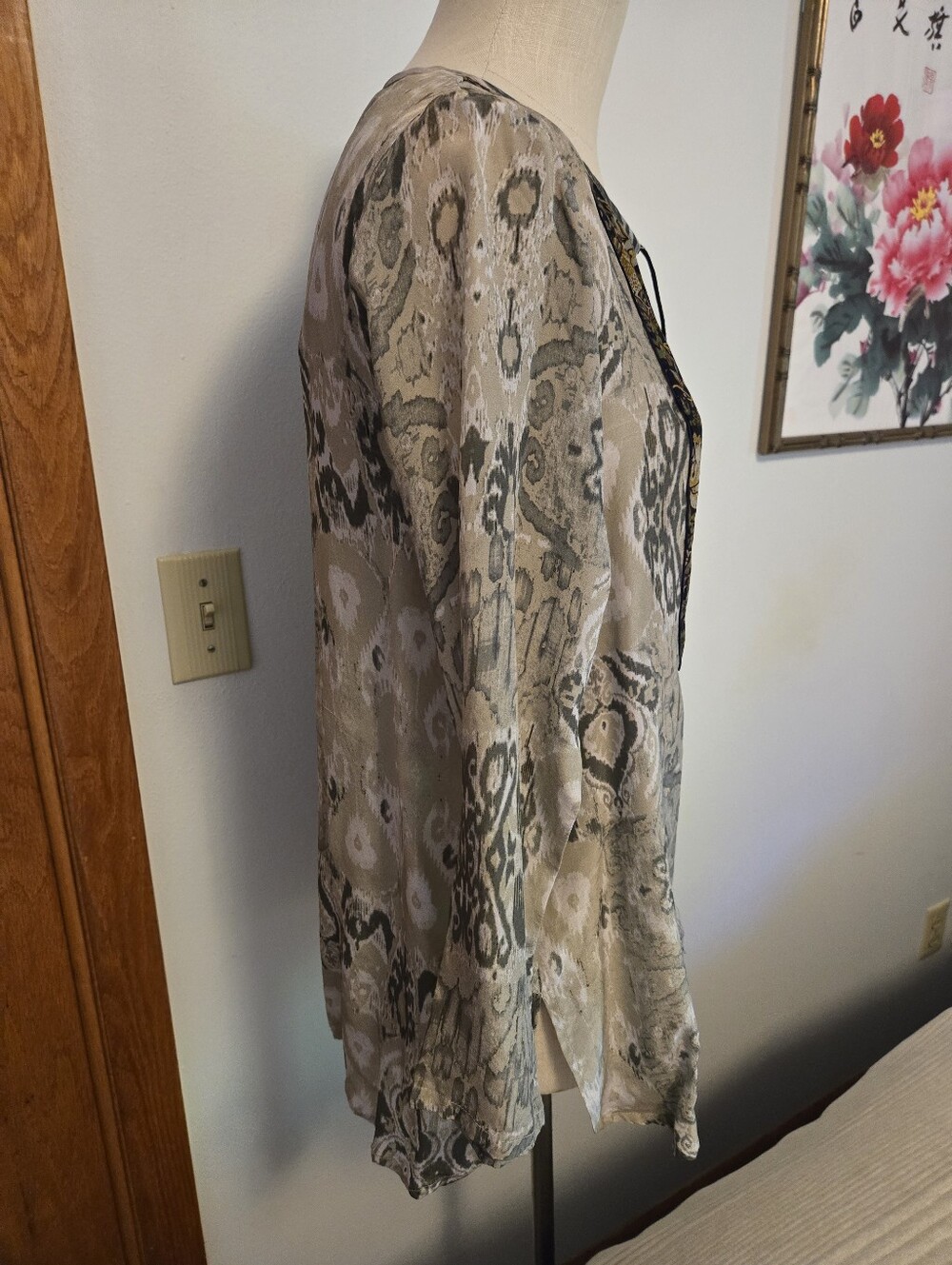BENARES Boho Floral Bird-Print Long Sleeve Tunic in Olive and Cream. Sz Medium. - Picture 2 of 8